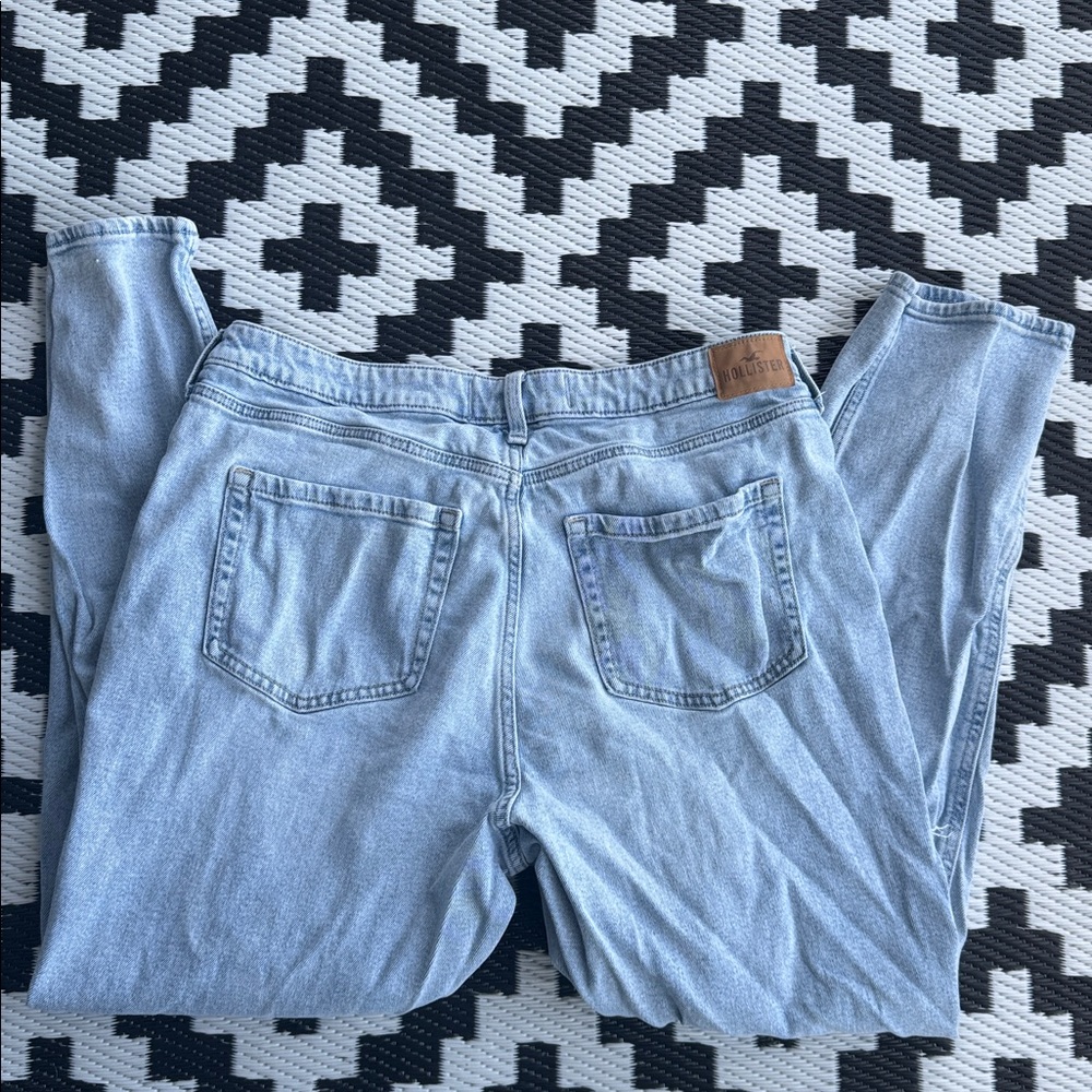 HOLLISTER “Curvy Ultra High Rise” Mom Jeans - 16L - Picture 5 of 15
